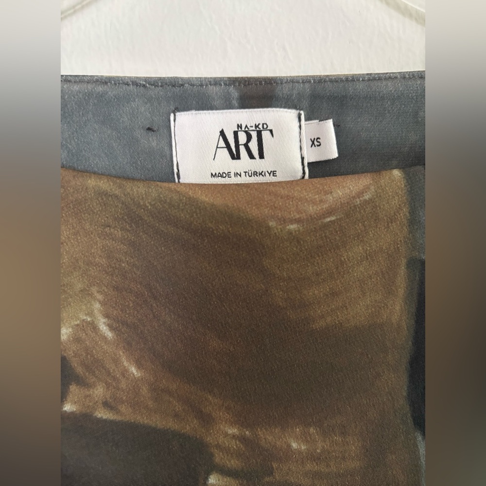 NA-KD Art Collection open back long sleeve draped dress - Picture 3 of 11